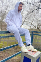 Lade das Bild in den Galerie-Viewer, Fly-Galaxy Hoodie white
