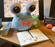 Lade das Bild in den Galerie-Viewer, Schneckchenplüsch + Stickerbogen