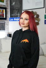 Lade das Bild in den Galerie-Viewer, Pizza Passion Team Egg Hoodie black
