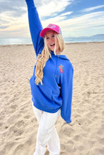 Lade das Bild in den Galerie-Viewer, Spring Break Hoodie

